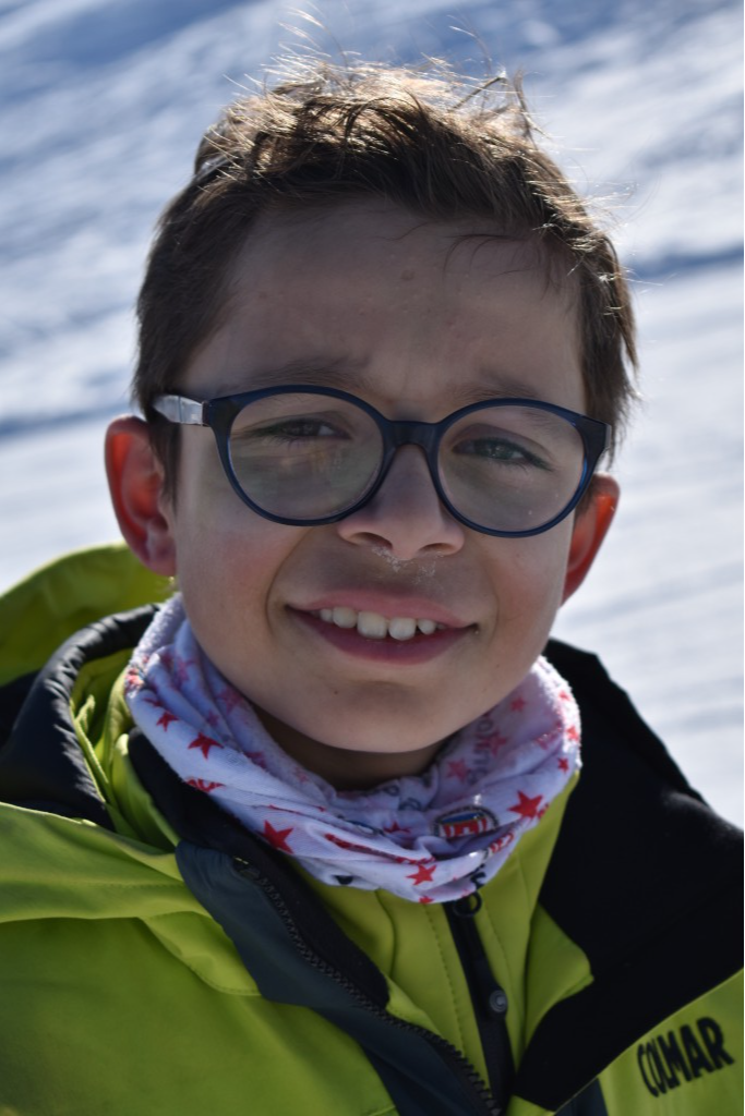 Théo sans casque.JPG